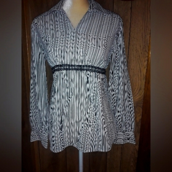 Womans Medium Maternity Blouse Striped Shirt For MomTo Be - Picture 1 of 3